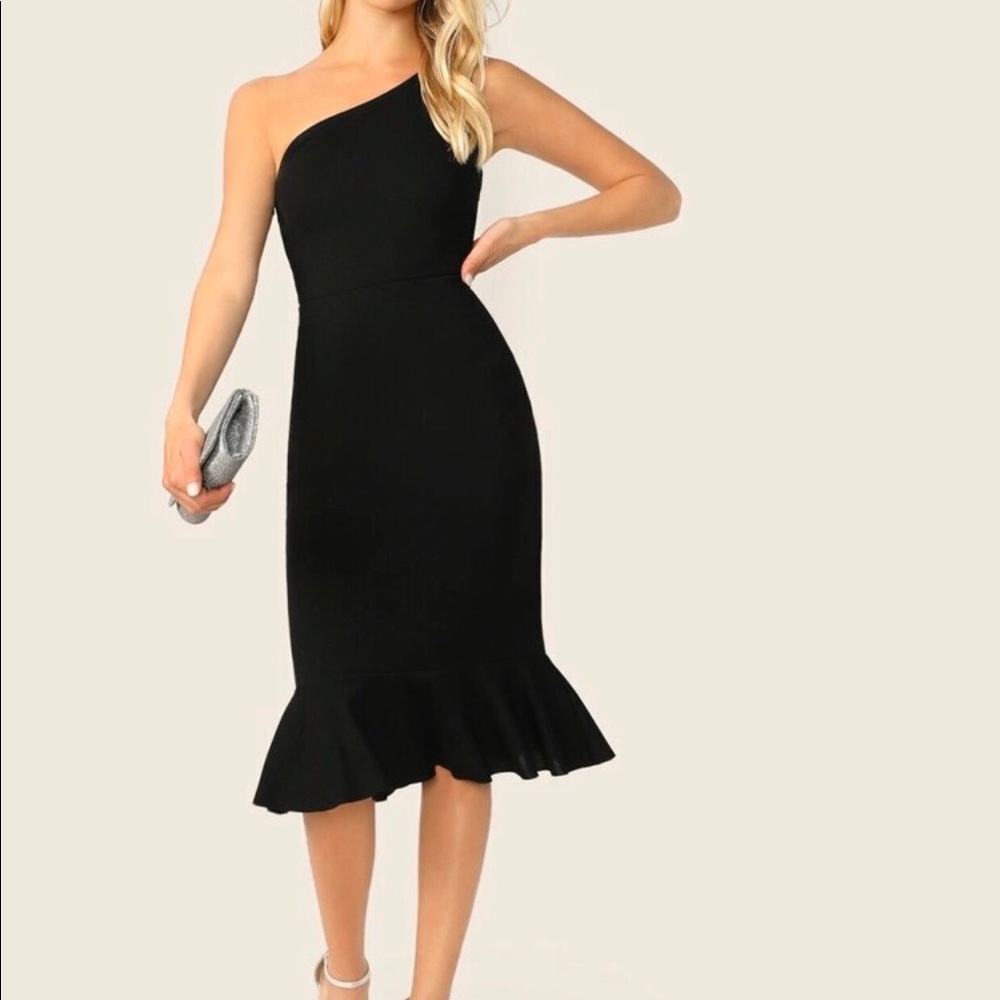 New Never Worn One shoulder Slit Dress